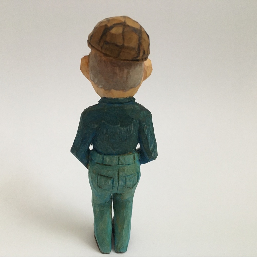 Small Old Man Caricature Carving - Picture 3 of 4